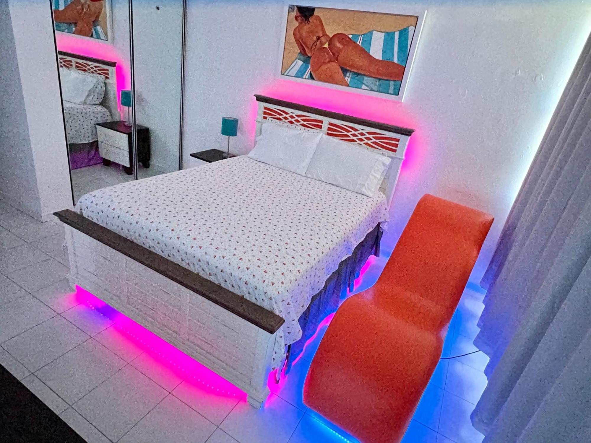 Beachfront Tropical Tantra Apartment 圣胡安 外观 照片
